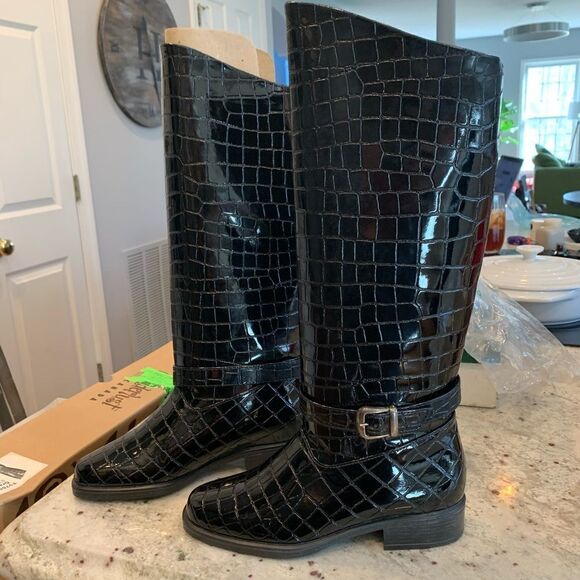 Wanderlust Croc Embossed Waterproof Boots sz 9 - Picture 1 of 6